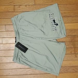 Alphalete Men's Wolf Head Mesh Short 6"